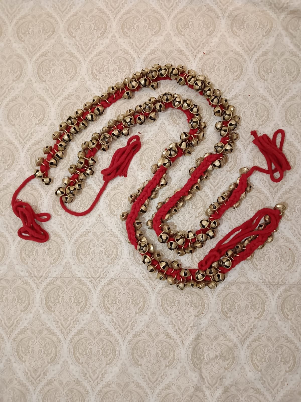 100+100 in 2.5 cms red threads