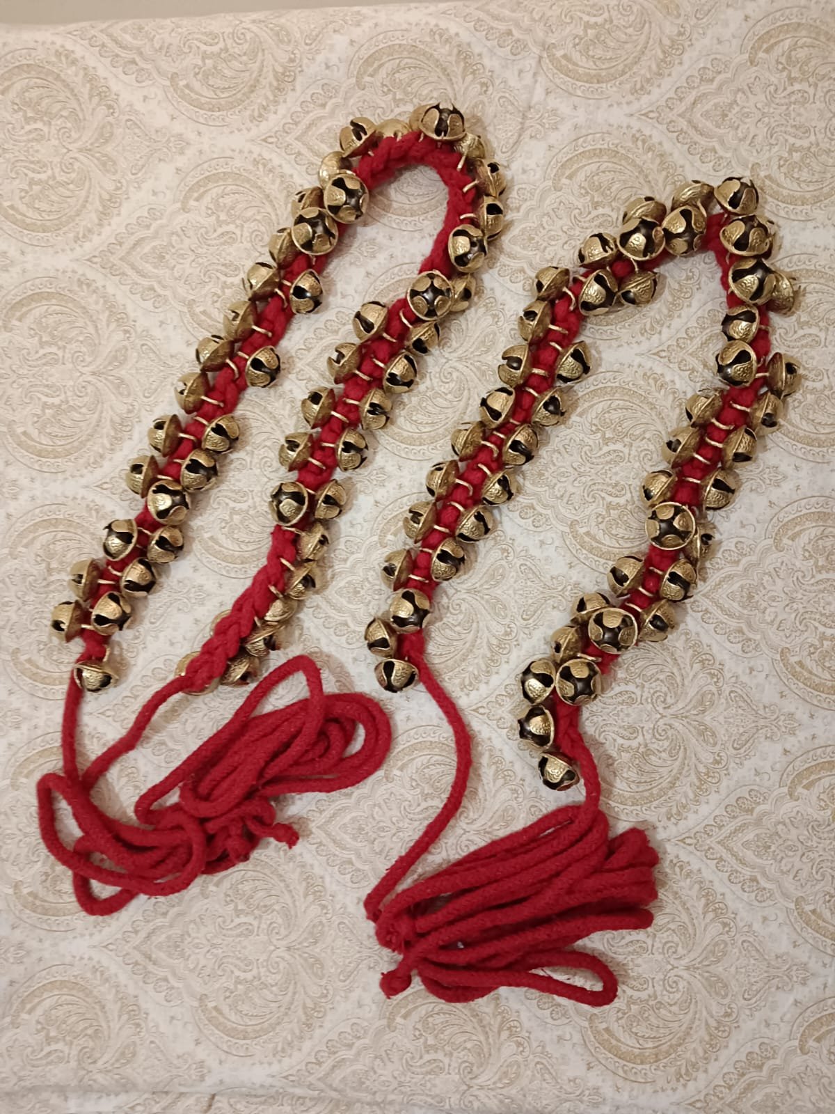 50+50 in 2.5 cms Red threads